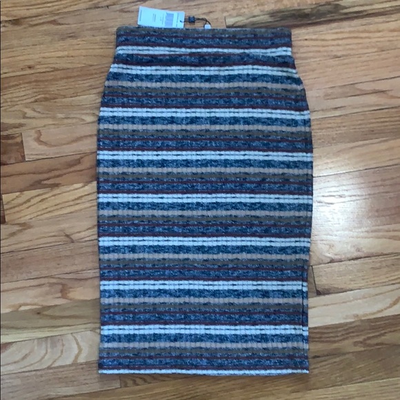 New BCBG striped midi skirt - Picture 5 of 6